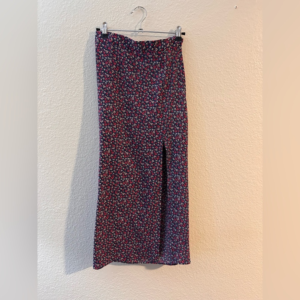Como Vintage Floral Maxi Skirt in Navy and Pink